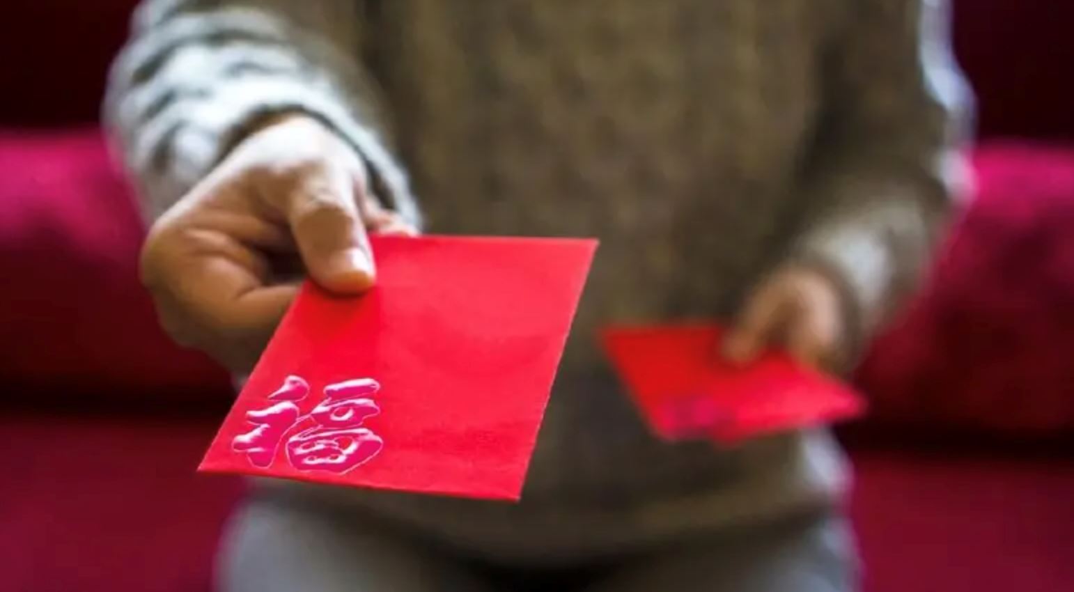 woman refuses to meet boyfriend's parents after getting “disappointing” rm5 angpau