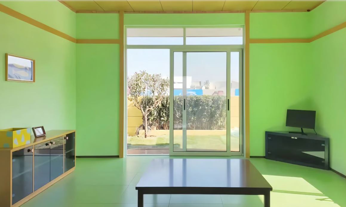 man in china builds life-sized crayon shin-chan house, breathing new life into his hometown