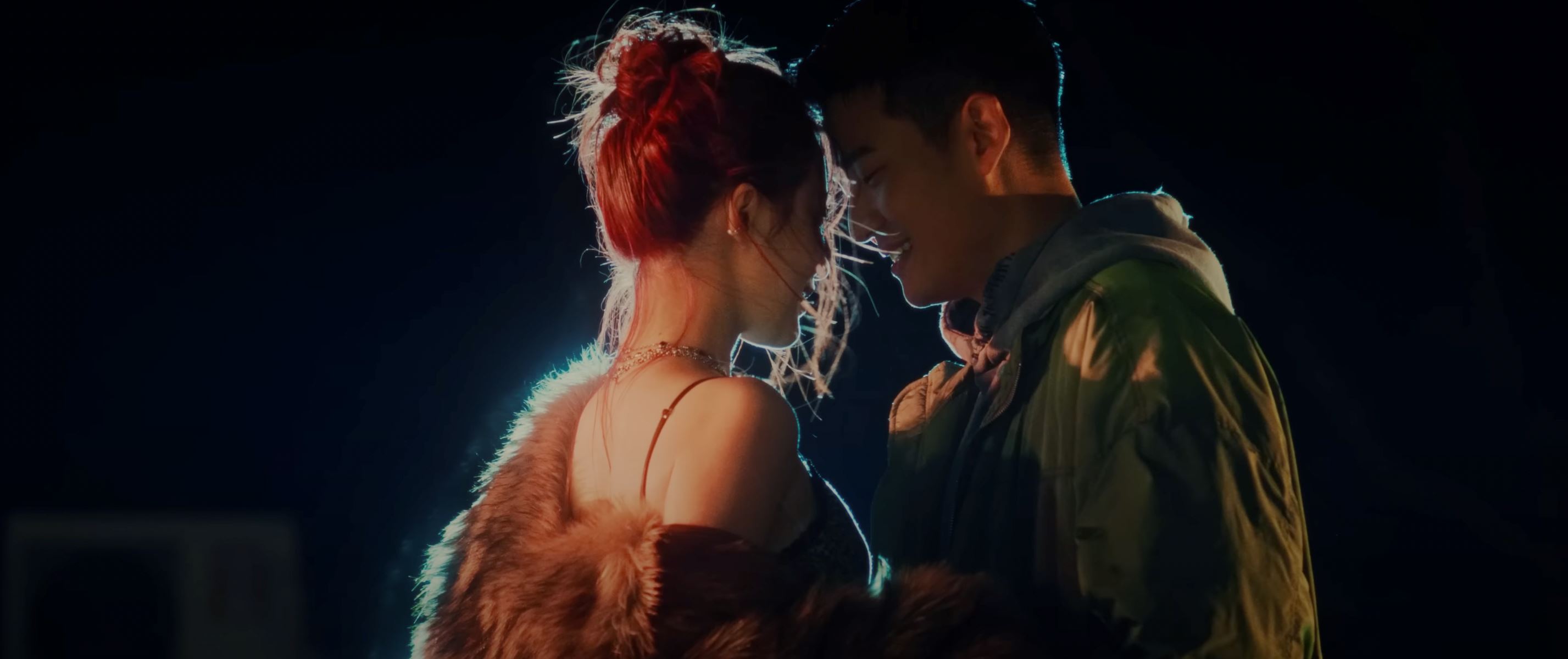 周兴哲《几乎是爱情》mv预告释出❗惊现(g)i-dle舒华身影⚡️