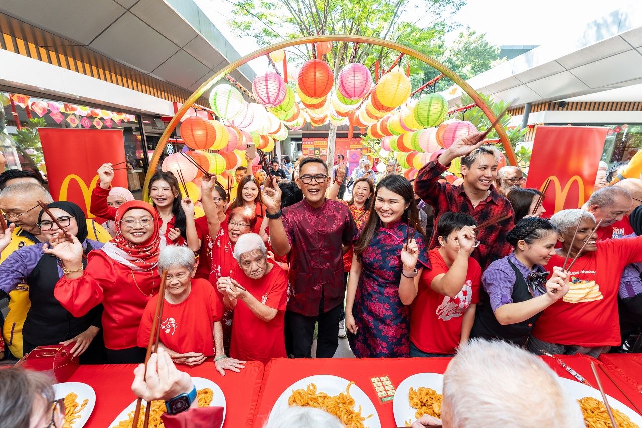 大马麦当劳执行长与长辈们捞生