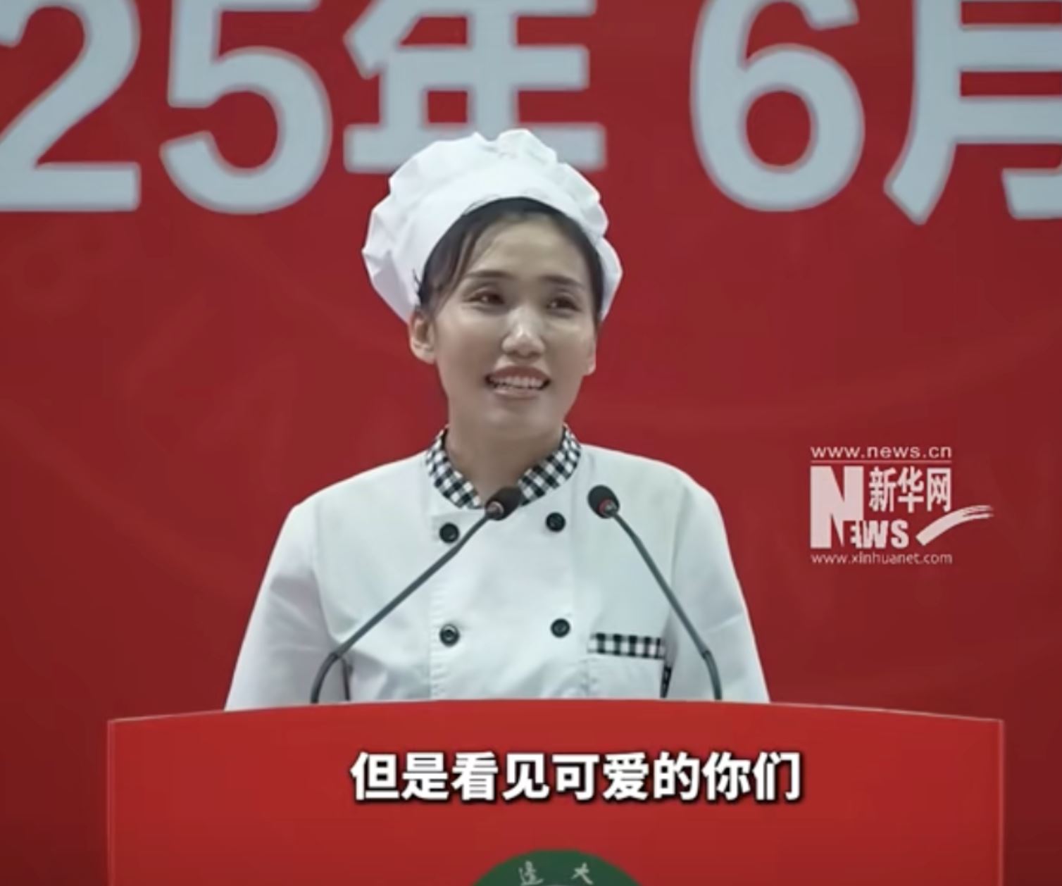 canteen aunty’s heartfelt graduation speech leaves students in tears at chinese university