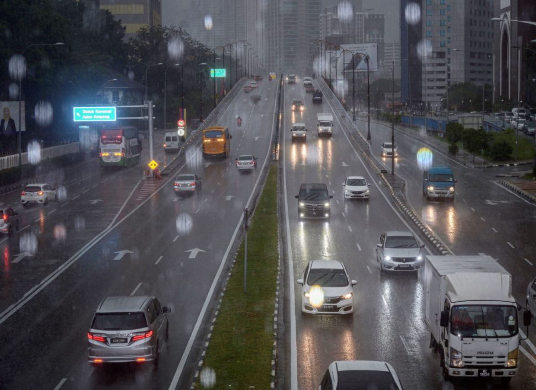  “brace for afternoon thunderstorms and strong winds across peninsular malaysia next week” - metmalaysia