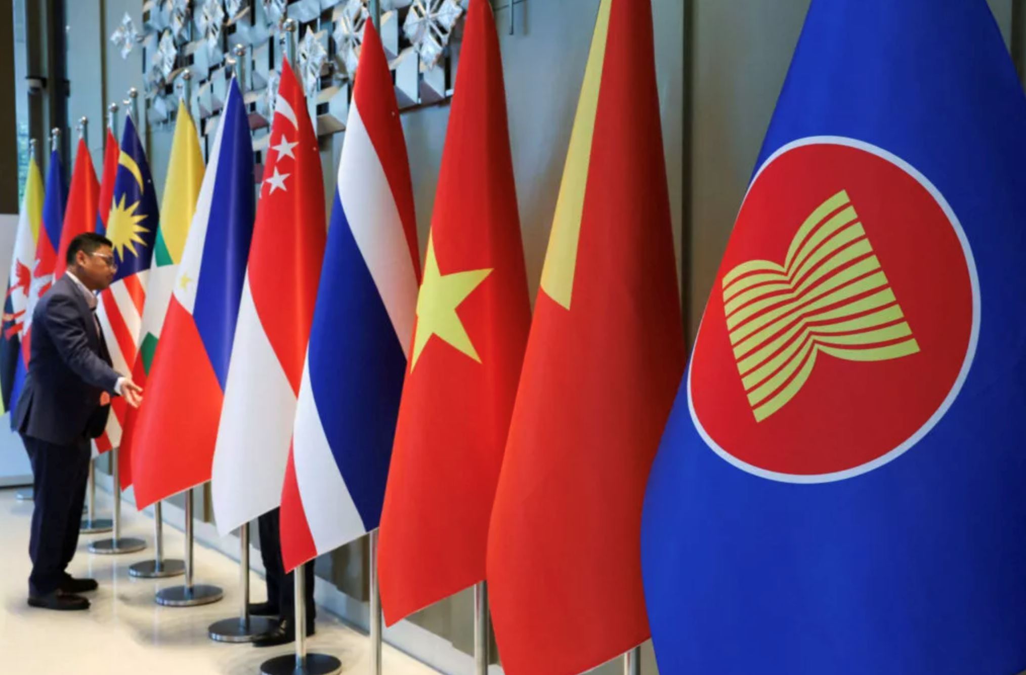 wfh and online learning implemented near asean summit venue to ease traffic congestion