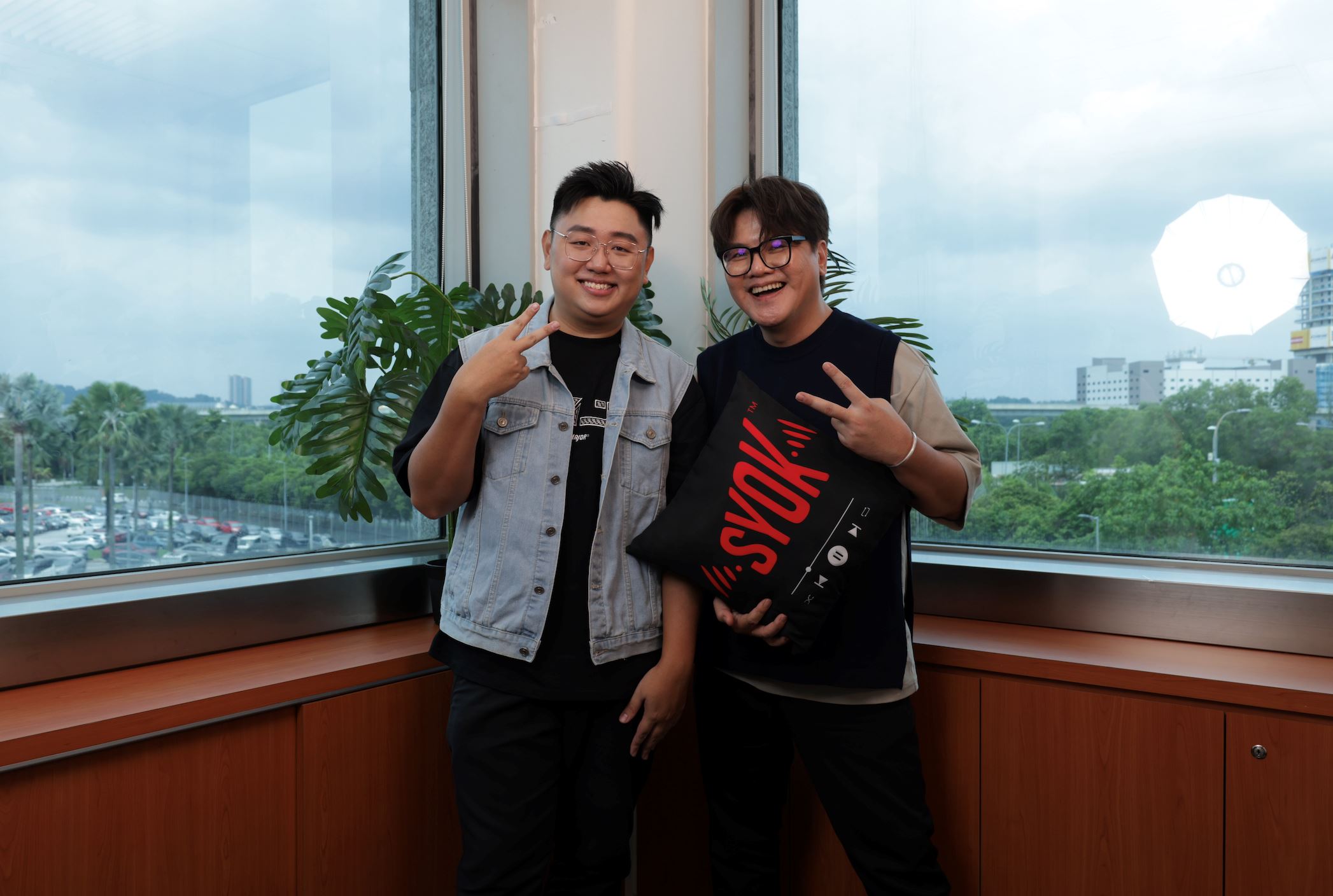 郑斌彦新年歌登春晚爆红！自曝追讨不到版权费！