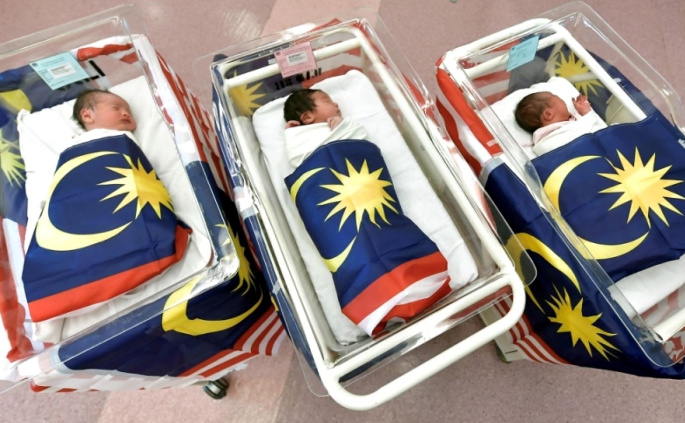 automatic citizenship for children of malaysian mothers born abroad to begin by mid-next year