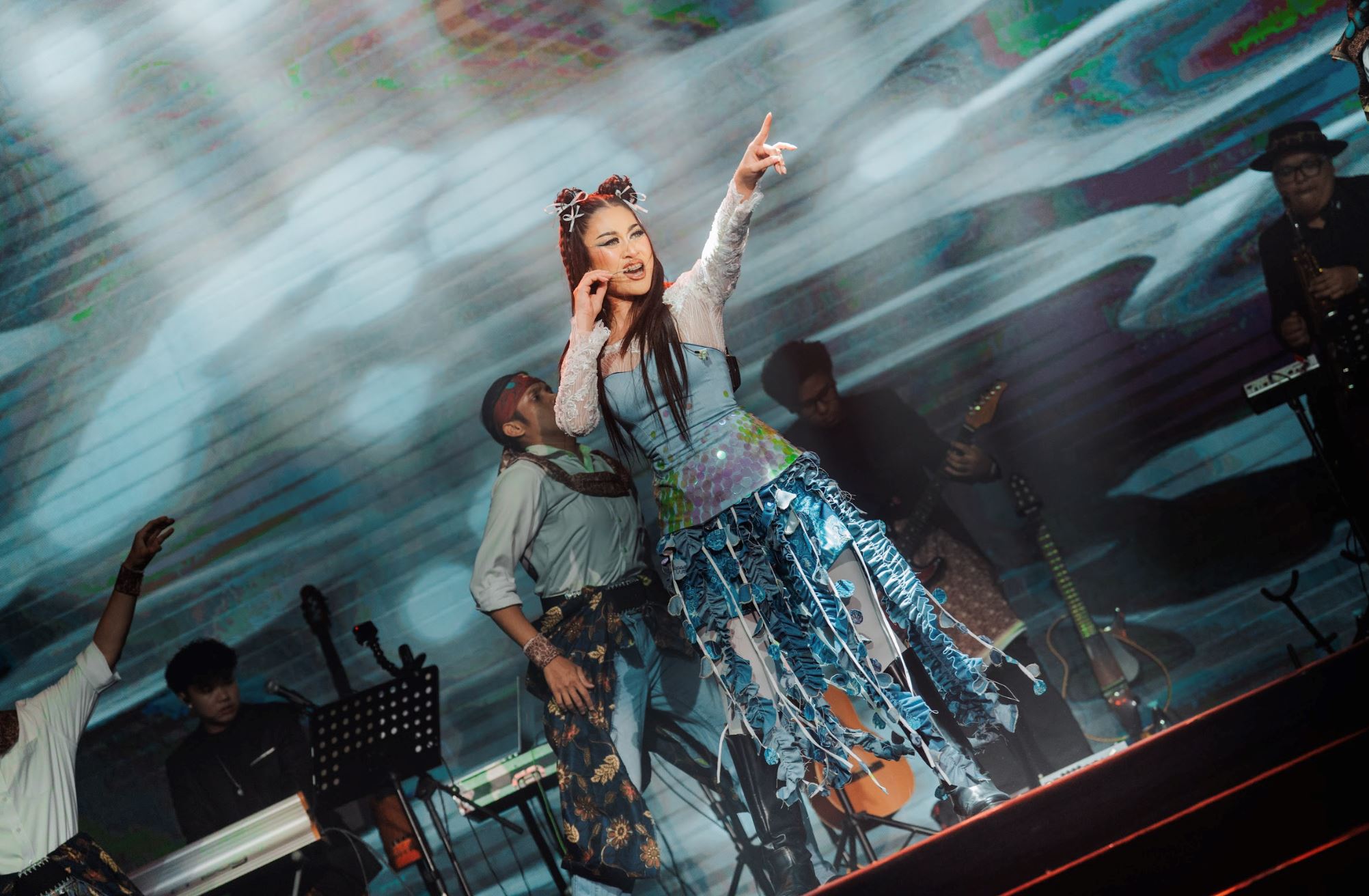 the syok team shares what it was really like to be at the aisha experience with aisha retno