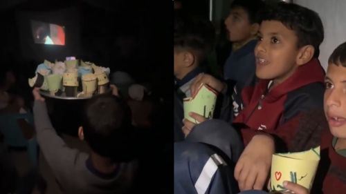 hanya dengan projektor & popcorn, mereka ubah malam kanak-kanak gaza jadi paling bermakna