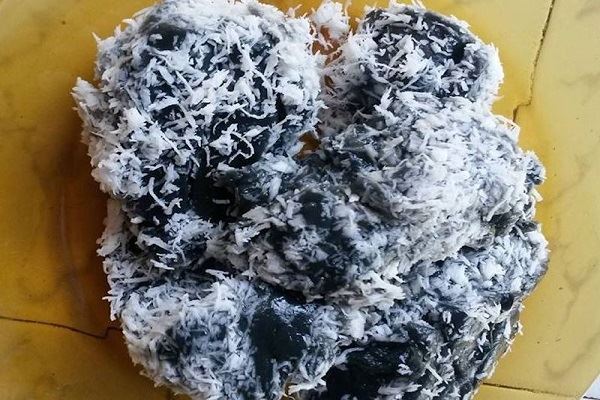 tak tahu nak berbuka apa? ini 11 kuih tradisional pantai timur wajib cuba sepanjang ramadan