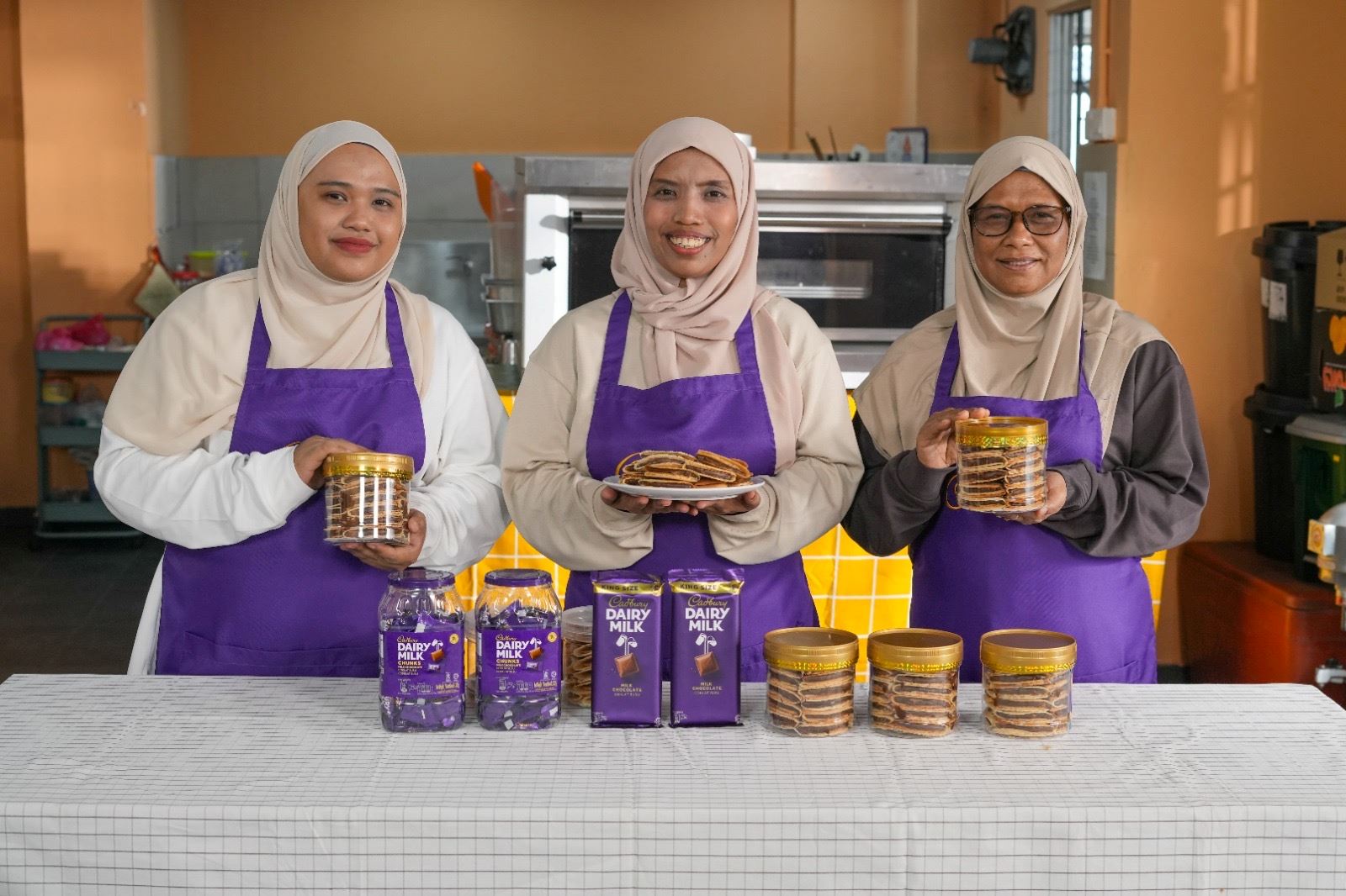 cadbury’s kuih raya dari hati is helping malaysian women turn home baking into real businesses